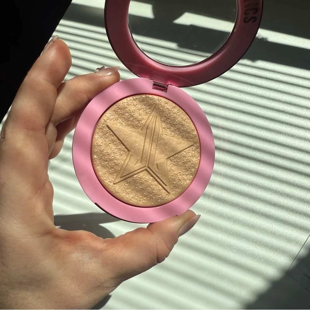 Jeffree Star Supreme Frost Frozen Peach Highlighting Makeup Powder NEW - Picture 4 of 10